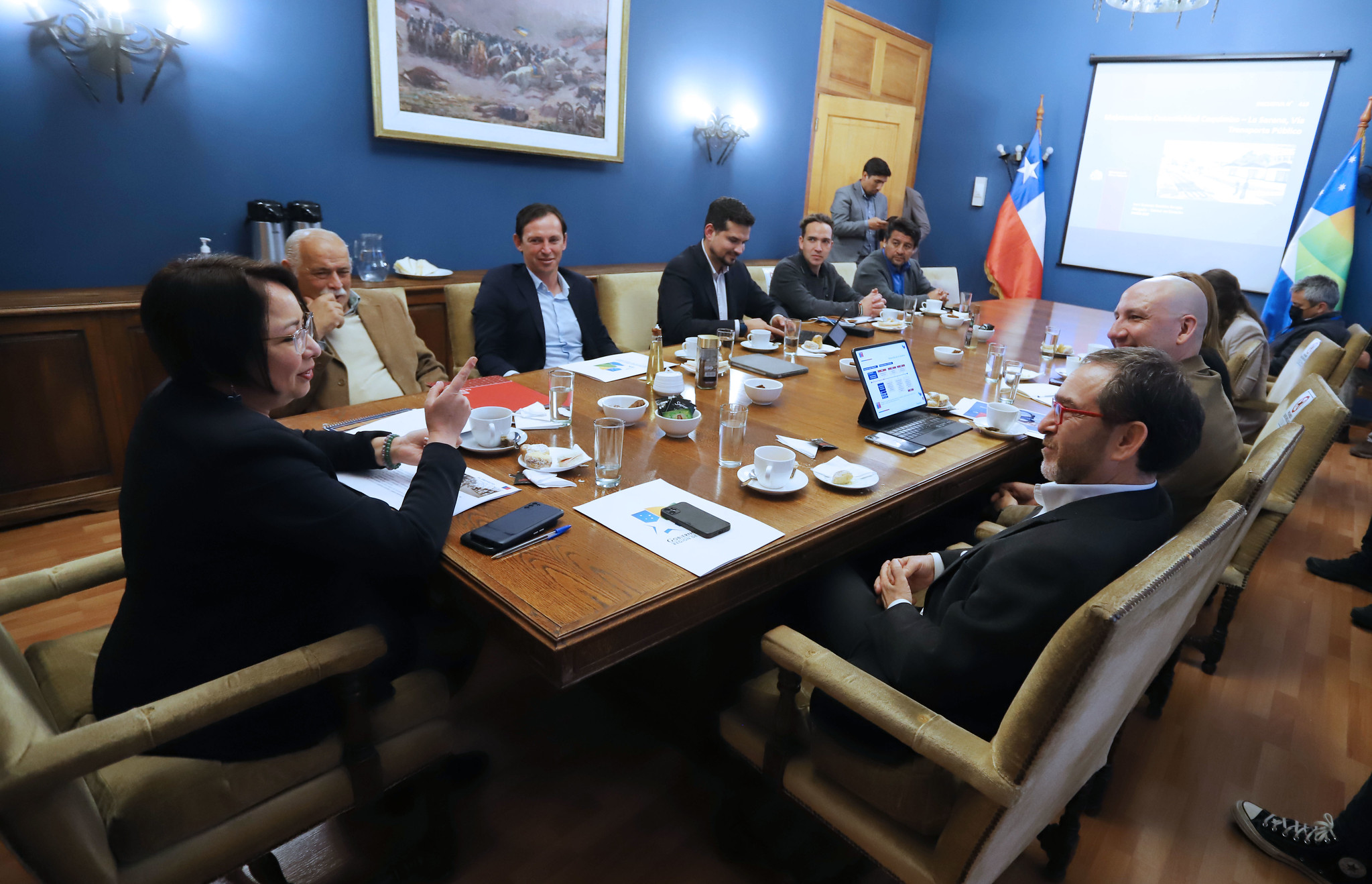 Ministro de Obras Públicas se reúne con Gobernadora y alcaldes por ...